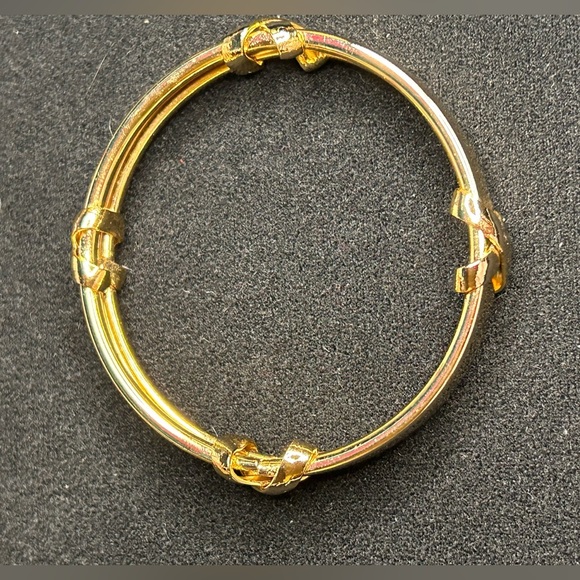New- Gold tone X Link Bangle Bracelet - Picture 3 of 3